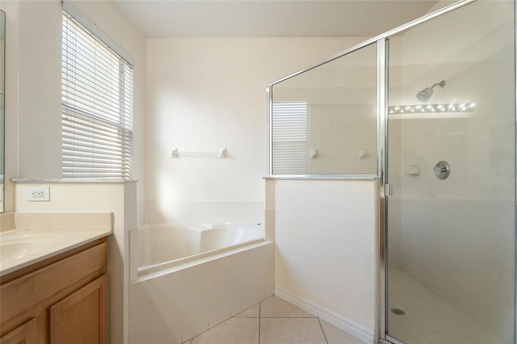 En Venta: $529,000 (4 camas, 3 baños, 2090 Pies cuadrados)