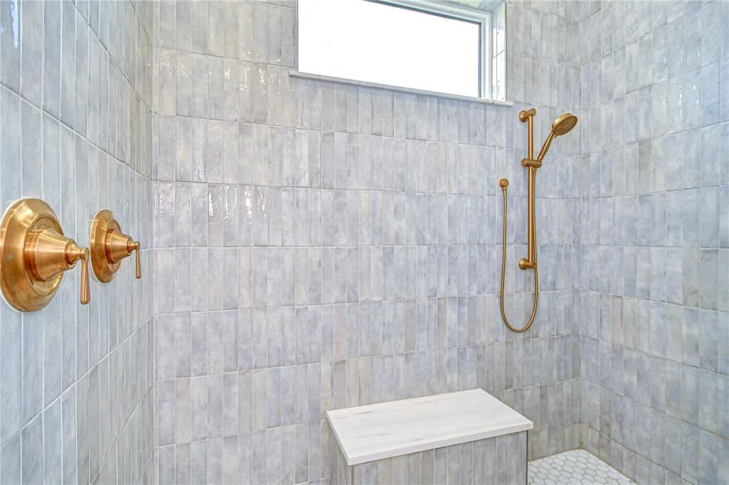 En Venta: $1,299,000 (3 camas, 3 baños, 3351 Pies cuadrados)