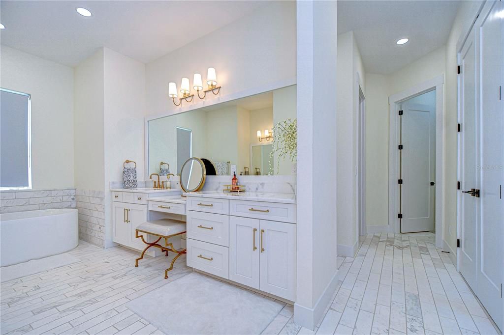 En Venta: $1,299,000 (3 camas, 3 baños, 3351 Pies cuadrados)