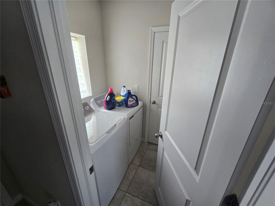 Activo con contrato: $295,000 (3 camas, 2 baños, 1500 Pies cuadrados)