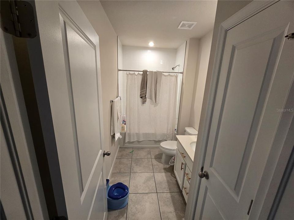 Activo con contrato: $295,000 (3 camas, 2 baños, 1500 Pies cuadrados)