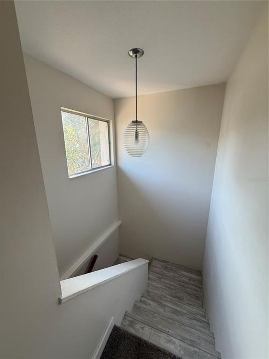 合同活跃: $109,000 (3 贝兹, 2 浴室, 1408 平方英尺)