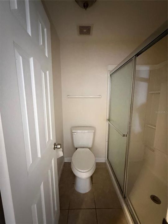 合同活跃: $109,000 (3 贝兹, 2 浴室, 1408 平方英尺)