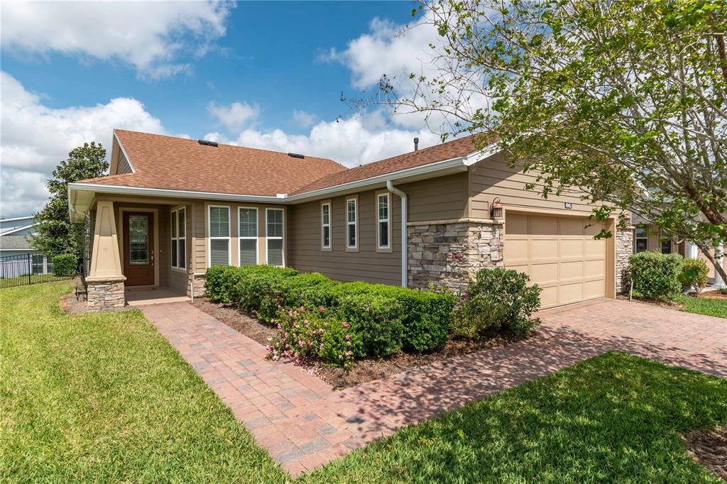 Recently Sold: $355,000 (2 beds, 2 baths, 1666 Square Feet)