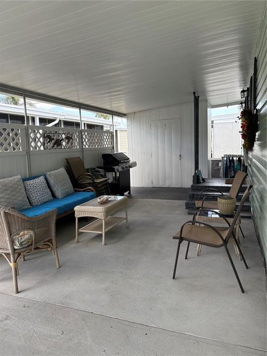 For Sale: $125,000 (2 beds, 1 baths, 672 Square Feet)