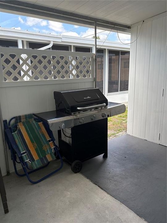 For Sale: $125,000 (2 beds, 1 baths, 672 Square Feet)