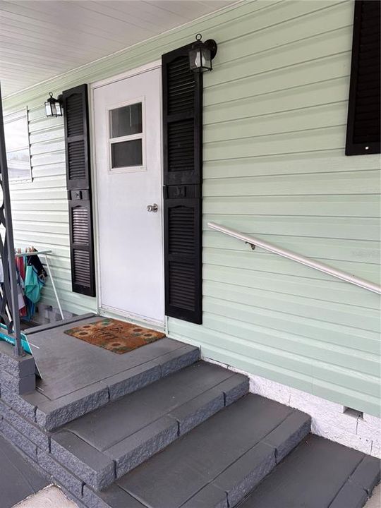 For Sale: $125,000 (2 beds, 1 baths, 672 Square Feet)