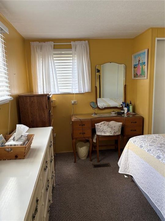 For Sale: $125,000 (2 beds, 1 baths, 672 Square Feet)