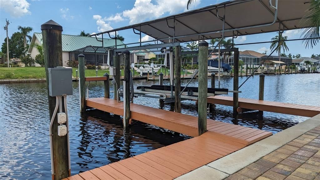 Activo con contrato: $1,129,000 (4 camas, 3 baños, 2563 Pies cuadrados)