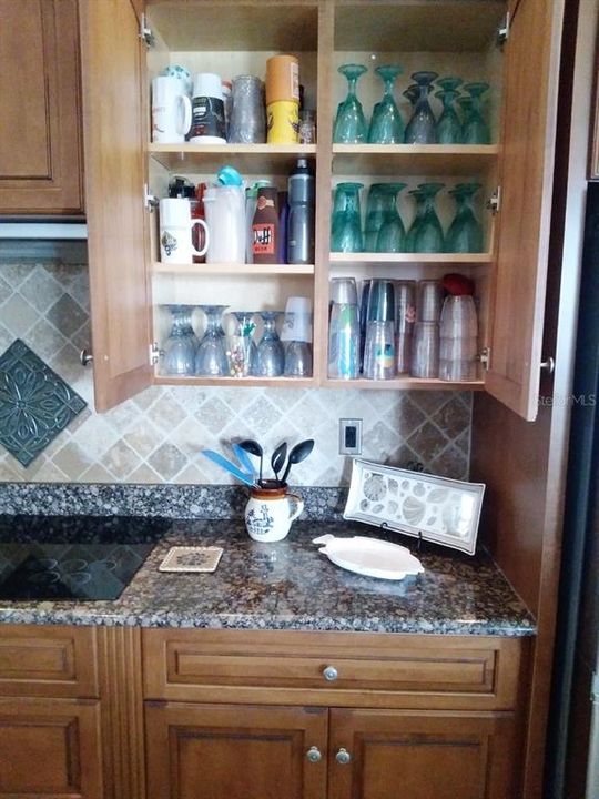 Activo con contrato: $1,129,000 (4 camas, 3 baños, 2563 Pies cuadrados)