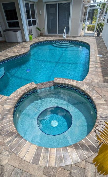 Activo con contrato: $1,129,000 (4 camas, 3 baños, 2563 Pies cuadrados)