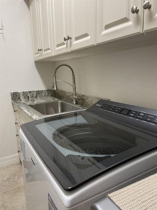 Activo con contrato: $1,129,000 (4 camas, 3 baños, 2563 Pies cuadrados)