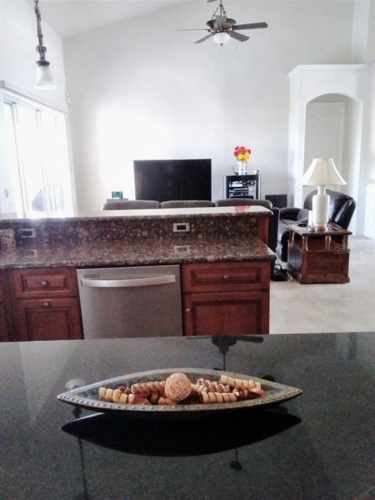 Activo con contrato: $1,129,000 (4 camas, 3 baños, 2563 Pies cuadrados)