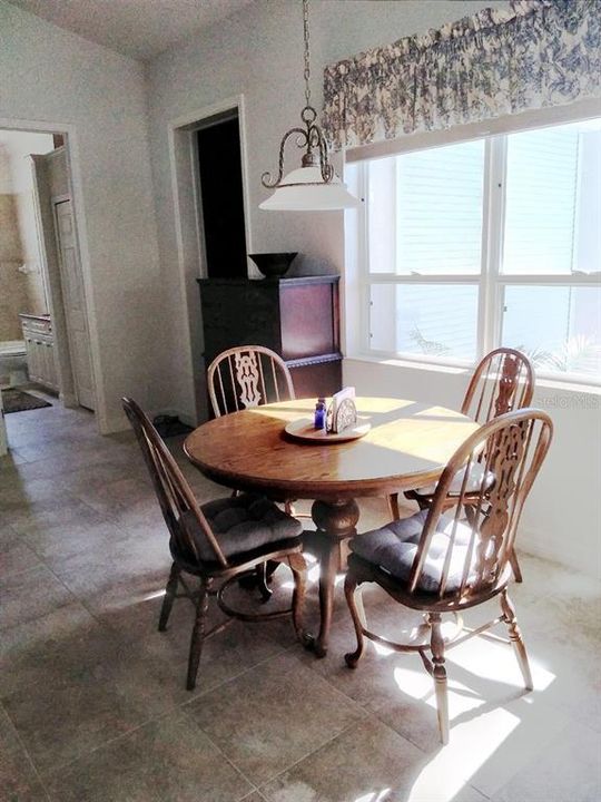 Activo con contrato: $1,129,000 (4 camas, 3 baños, 2563 Pies cuadrados)