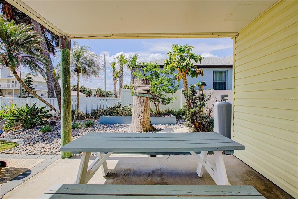 Active With Contract: $599,000 (3 beds, 2 baths, 1948 Square Feet)