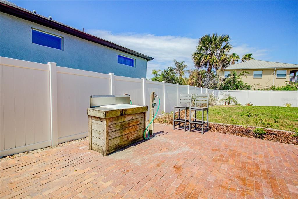 Active With Contract: $599,000 (3 beds, 2 baths, 1948 Square Feet)