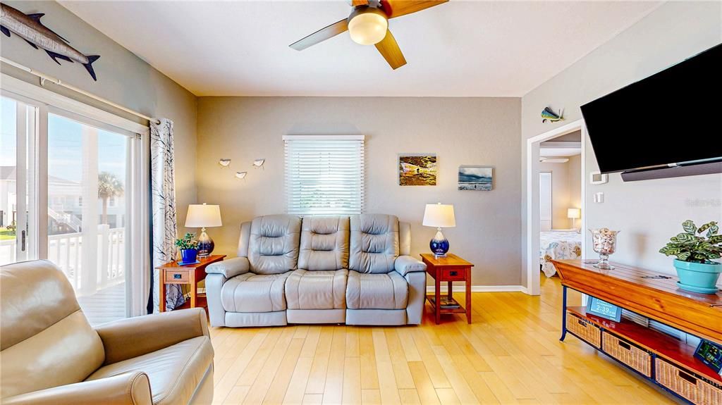 Active With Contract: $599,000 (3 beds, 2 baths, 1948 Square Feet)