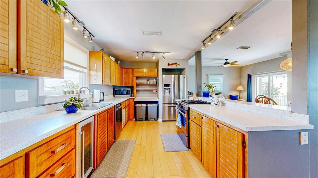 Active With Contract: $599,000 (3 beds, 2 baths, 1948 Square Feet)