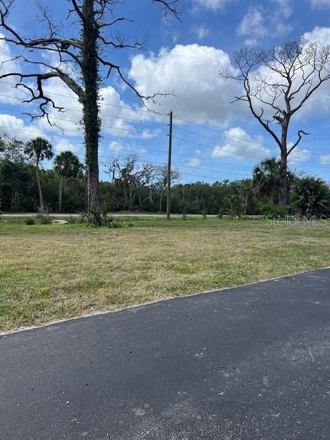 На продажу: $39,000 (0.06 acres)