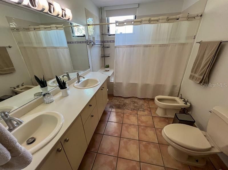 For Rent: $4,000 (4 beds, 4 baths, 0 Square Feet)