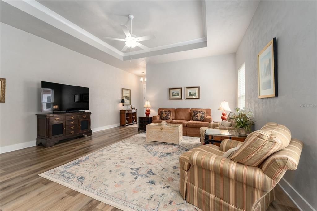 For Sale: $390,000 (3 beds, 2 baths, 2016 Square Feet)