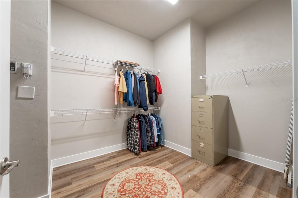 For Sale: $390,000 (3 beds, 2 baths, 2016 Square Feet)