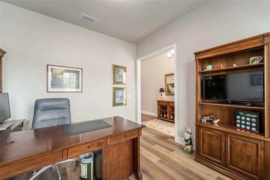 For Sale: $390,000 (3 beds, 2 baths, 2016 Square Feet)