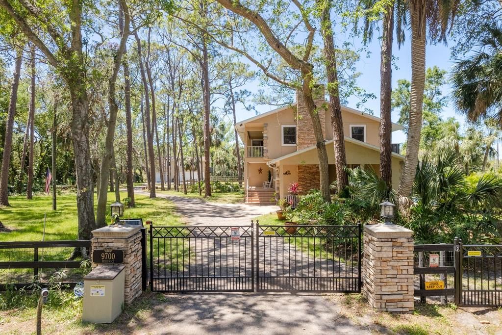 Vendido Recientemente: $1,375,000 (5 camas, 3 baños, 3523 Pies cuadrados)