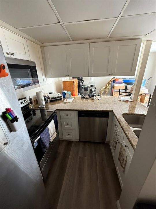 待售: $109,000 (3 贝兹, 2 浴室, 1408 平方英尺)