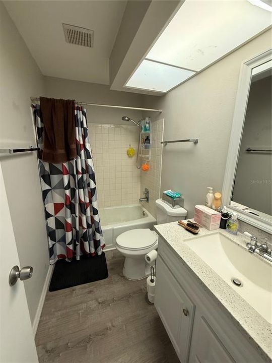 待售: $109,000 (3 贝兹, 2 浴室, 1408 平方英尺)