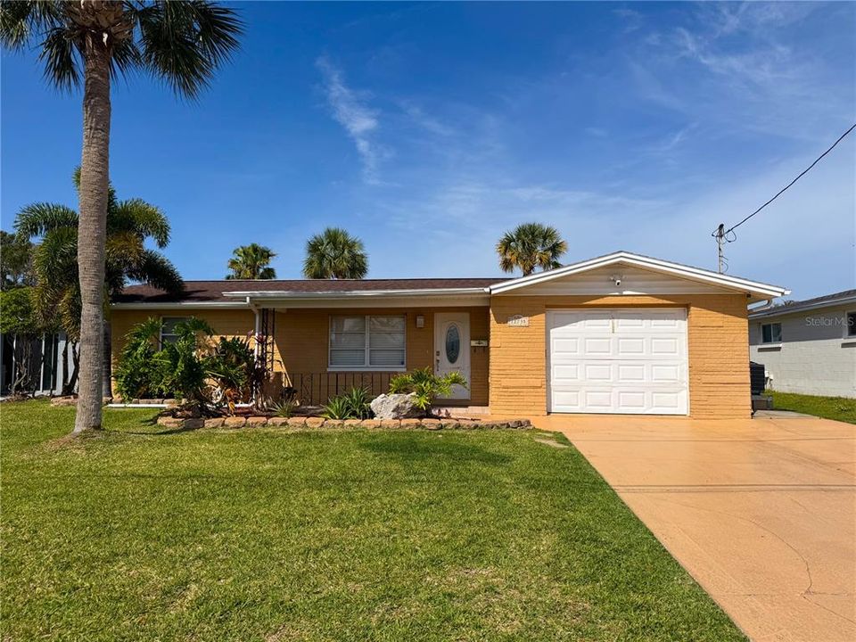 最近售出: $250,000 (2 贝兹, 2 浴室, 1328 平方英尺)