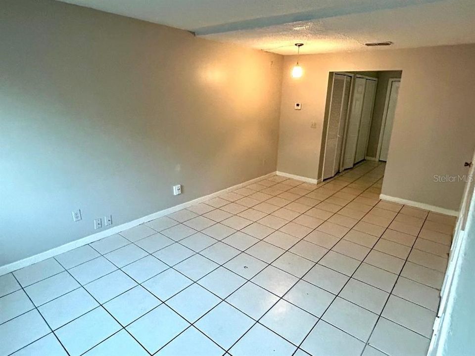 For Rent: $1,125 (2 beds, 1 baths, 900 Square Feet)