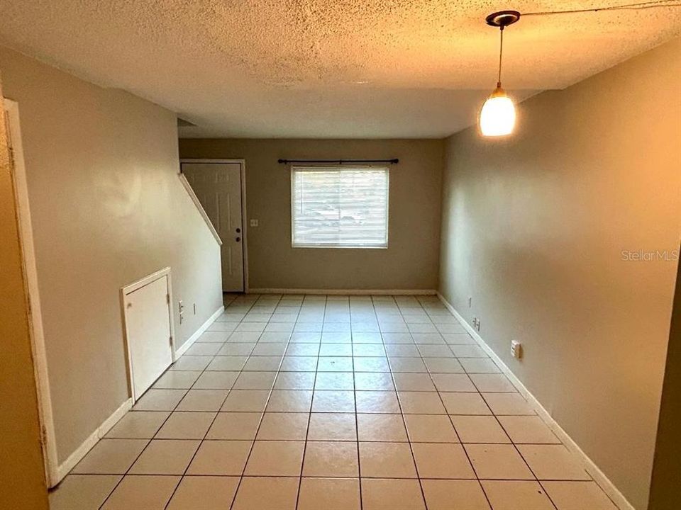 For Rent: $1,125 (2 beds, 1 baths, 900 Square Feet)