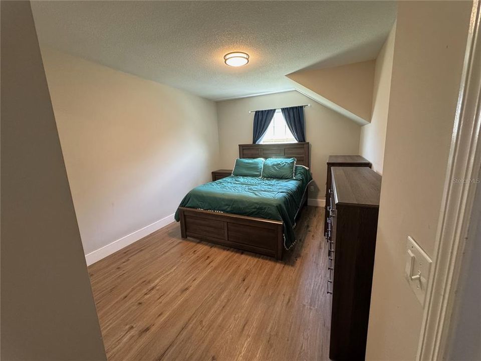 For Sale: $370,000 (4 beds, 3 baths, 2317 Square Feet)