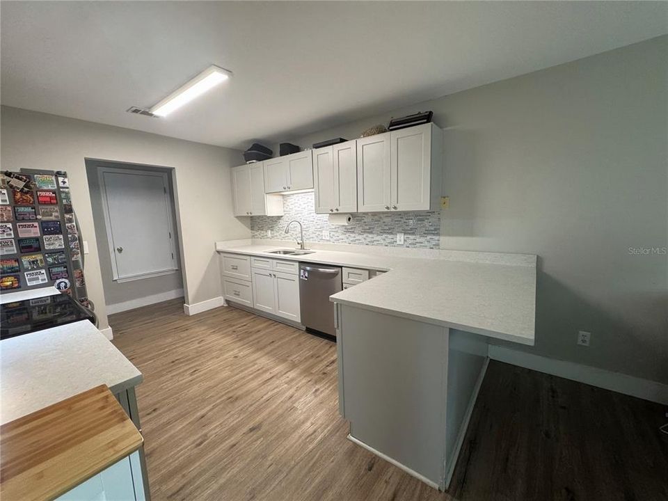 For Sale: $370,000 (4 beds, 3 baths, 2317 Square Feet)