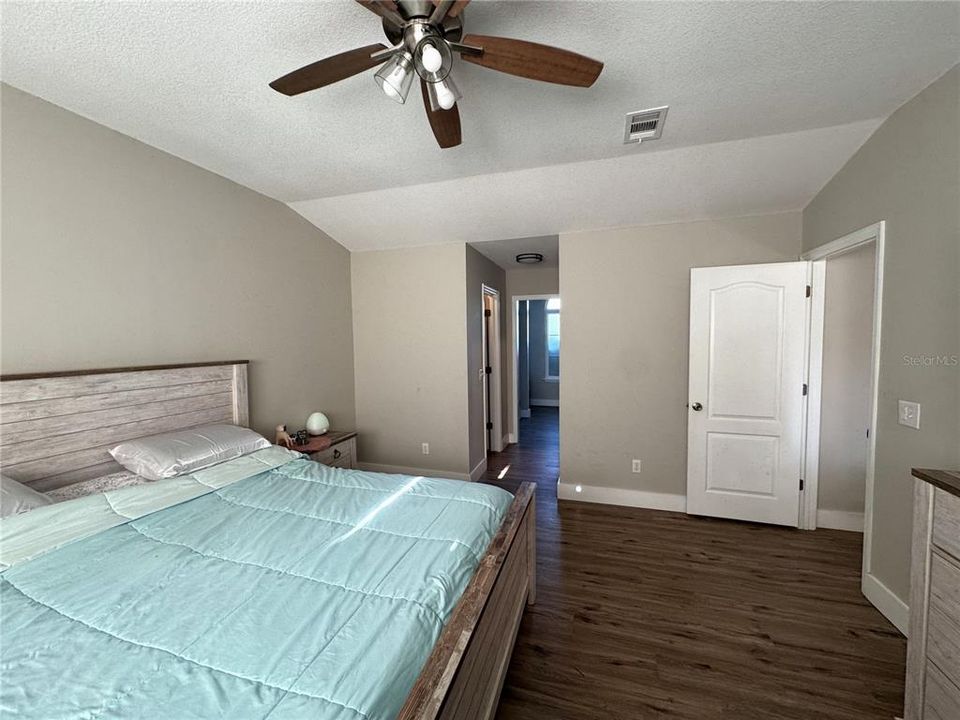 For Sale: $370,000 (4 beds, 3 baths, 2317 Square Feet)
