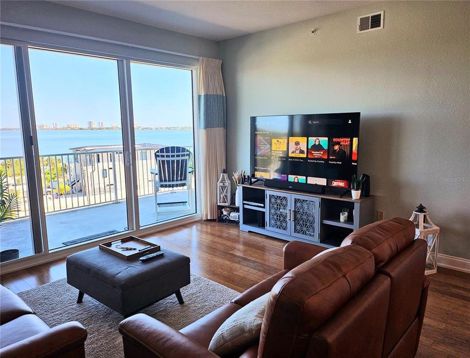 На продажу: $357,500 (2 спален, 2 ванн, 1615 Квадратных фут)