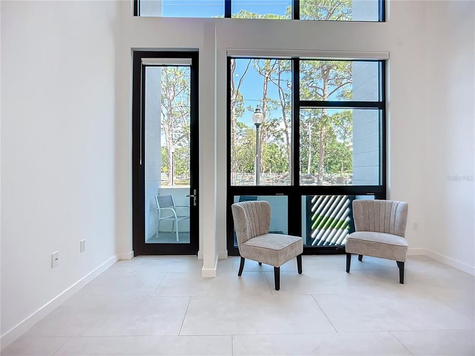 For Sale: $550,000 (2 beds, 2 baths, 1550 Square Feet)