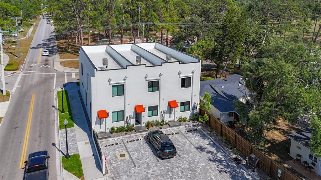 For Sale: $550,000 (2 beds, 2 baths, 1550 Square Feet)