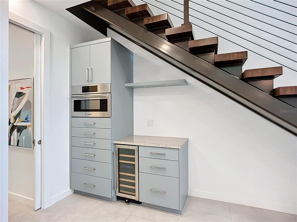 For Sale: $550,000 (2 beds, 2 baths, 1550 Square Feet)