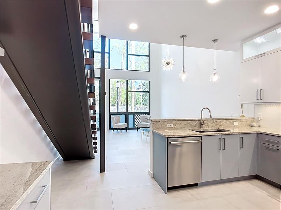 For Sale: $550,000 (2 beds, 2 baths, 1550 Square Feet)