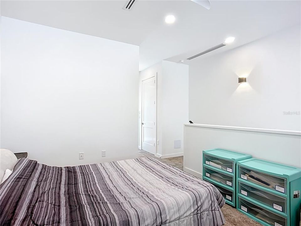 For Sale: $550,000 (2 beds, 2 baths, 1550 Square Feet)