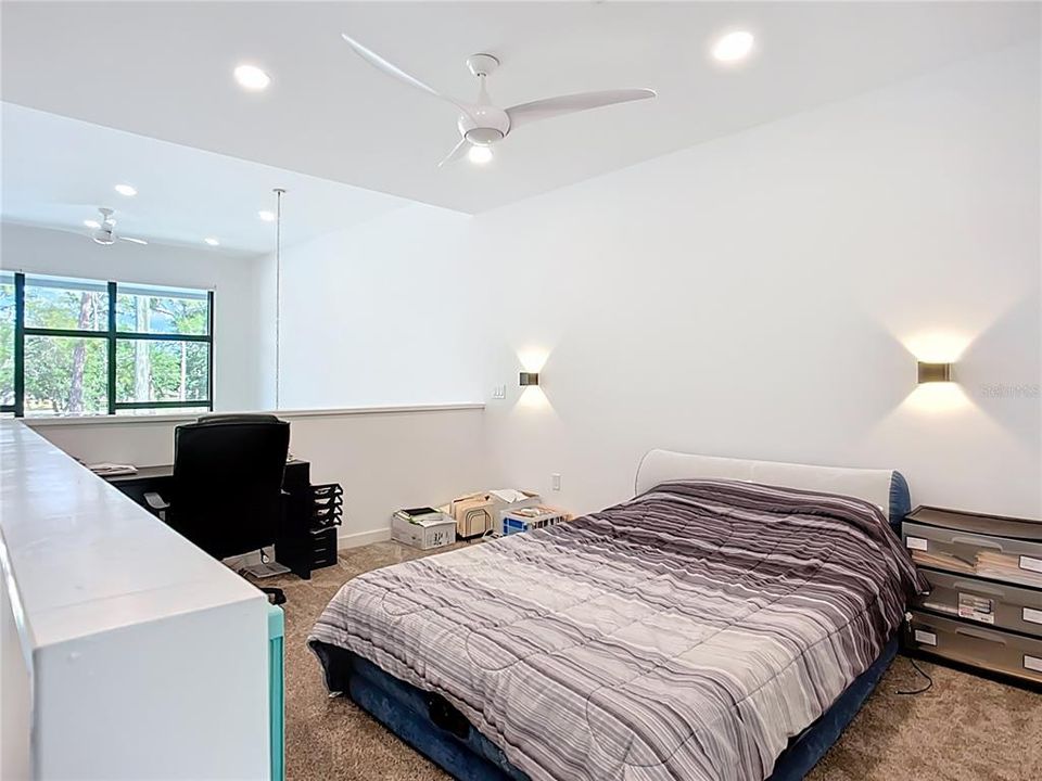 For Sale: $550,000 (2 beds, 2 baths, 1550 Square Feet)