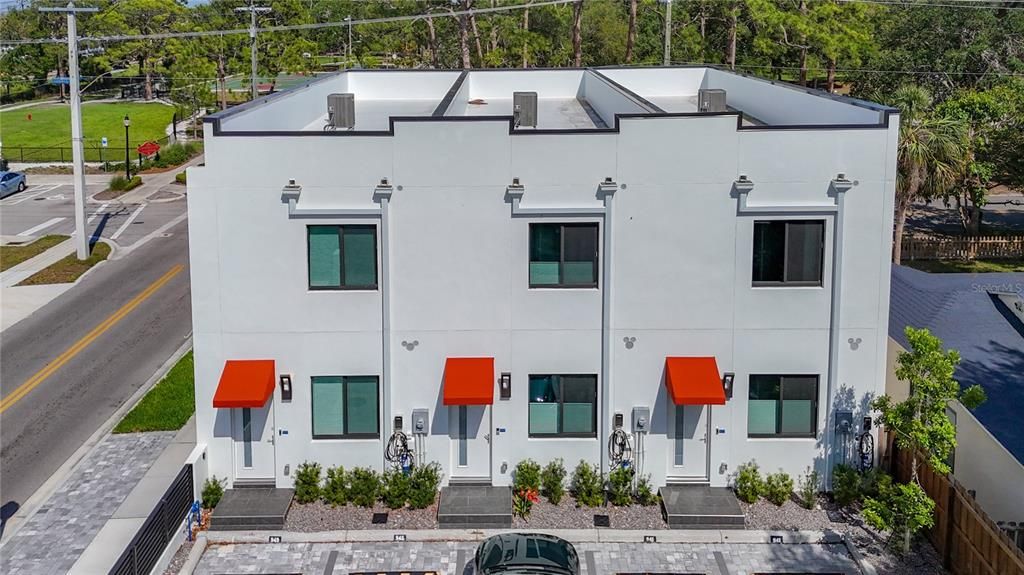 For Sale: $550,000 (2 beds, 2 baths, 1550 Square Feet)