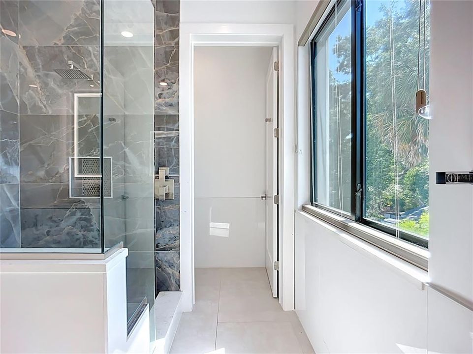 For Sale: $550,000 (2 beds, 2 baths, 1550 Square Feet)