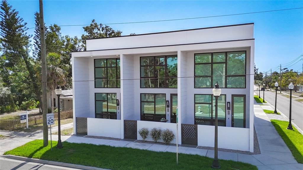 For Sale: $550,000 (2 beds, 2 baths, 1550 Square Feet)