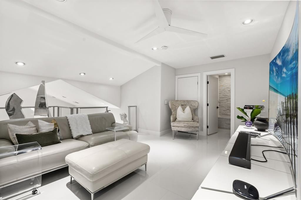 Active With Contract: $430,000 (2 beds, 3 baths, 1506 Square Feet)