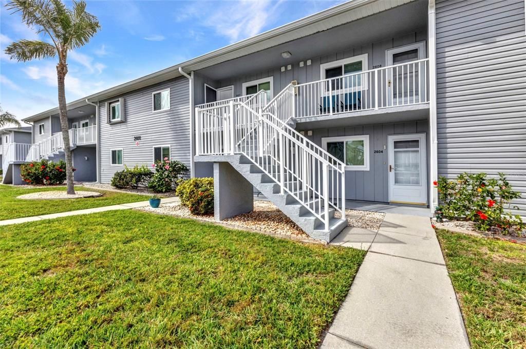 Recently Sold: $155,000 (2 beds, 2 baths, 1064 Square Feet)