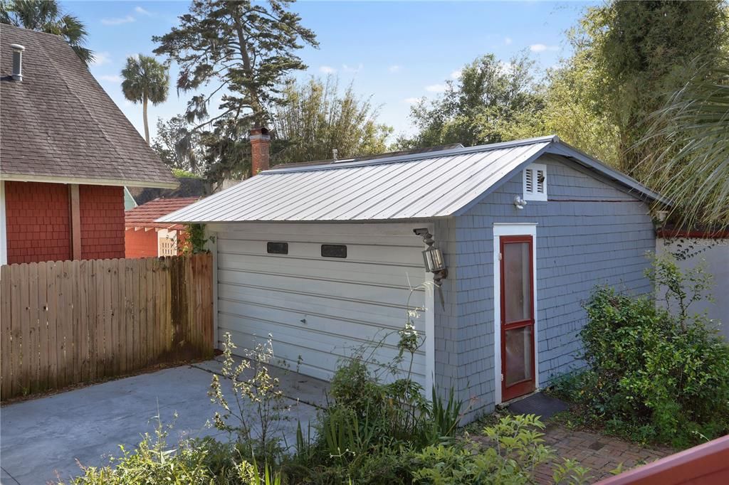 Под контрактом: $892,000 (5 спален, 4 ванн, 4635 Квадратных фут)