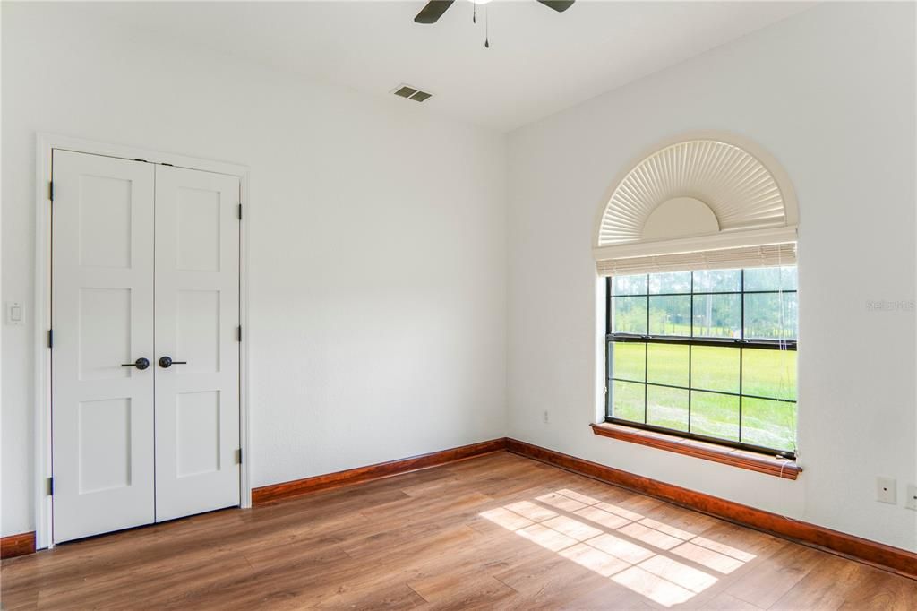 En Venta: $895,000 (3 camas, 2 baños, 2982 Pies cuadrados)